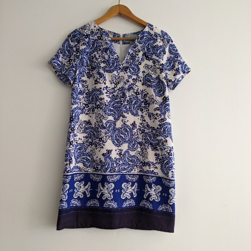 Skies are Blue White and Blue Paisley Shift Dress Size S